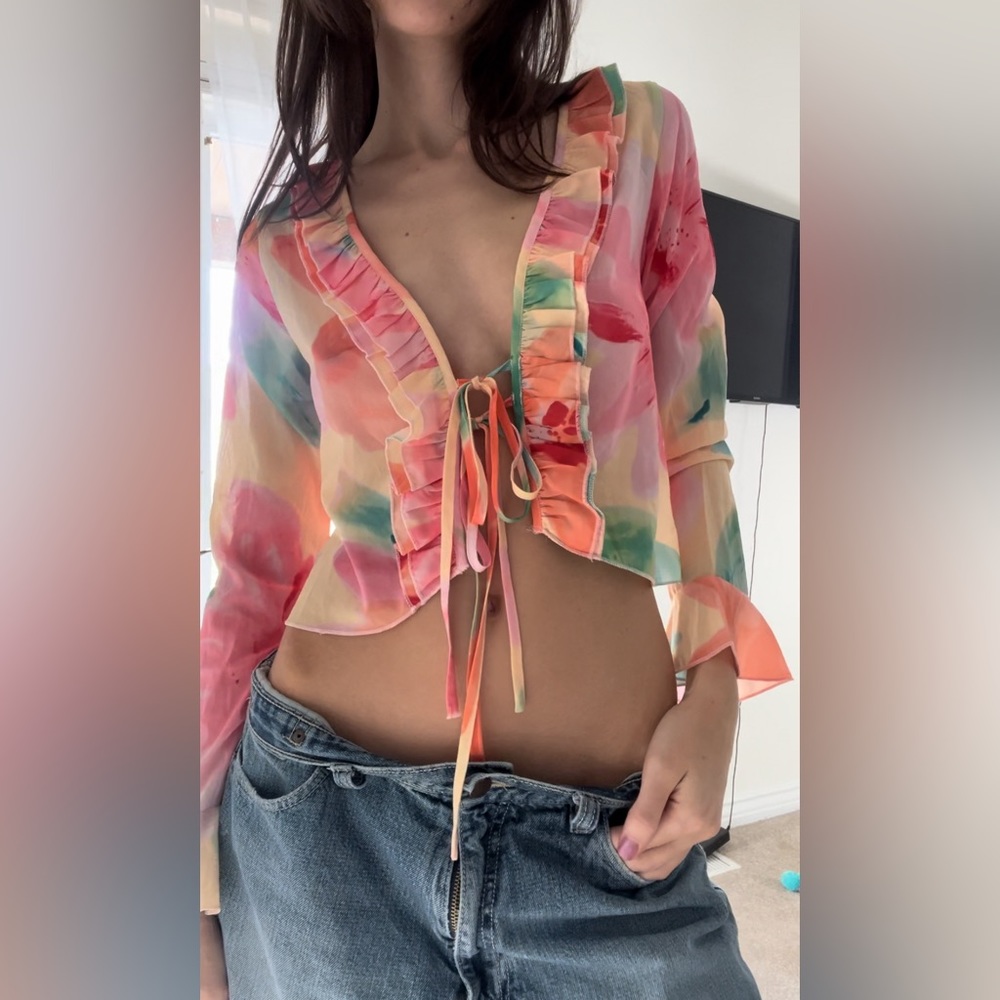 Stunning With Jean floral blouse!!!!